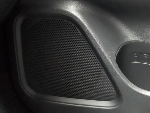 Used 2017 Mitsubishi Outlander SE image 30