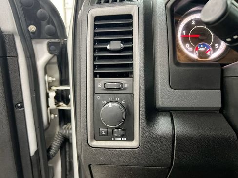 Used 2018 RAM 3500 Tradesman w/ Chrome Appearance Group AWD/4WD image 12