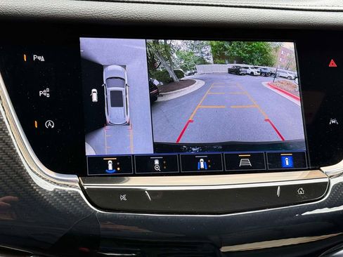 Used 2025 Cadillac XT6 Sport w/ Technology Package AWD/4WD image 7
