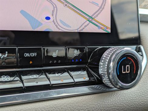 Used 2024 GMC Canyon Denali image 23