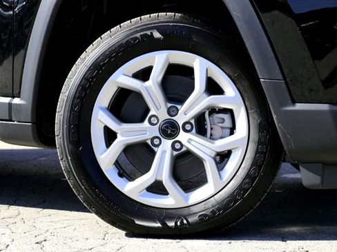 New 2026 Jeep Compass Latitude image 2