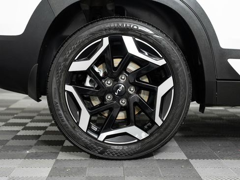 Used 2024 Kia Seltos SX w/ SX Sunroof Package image 41