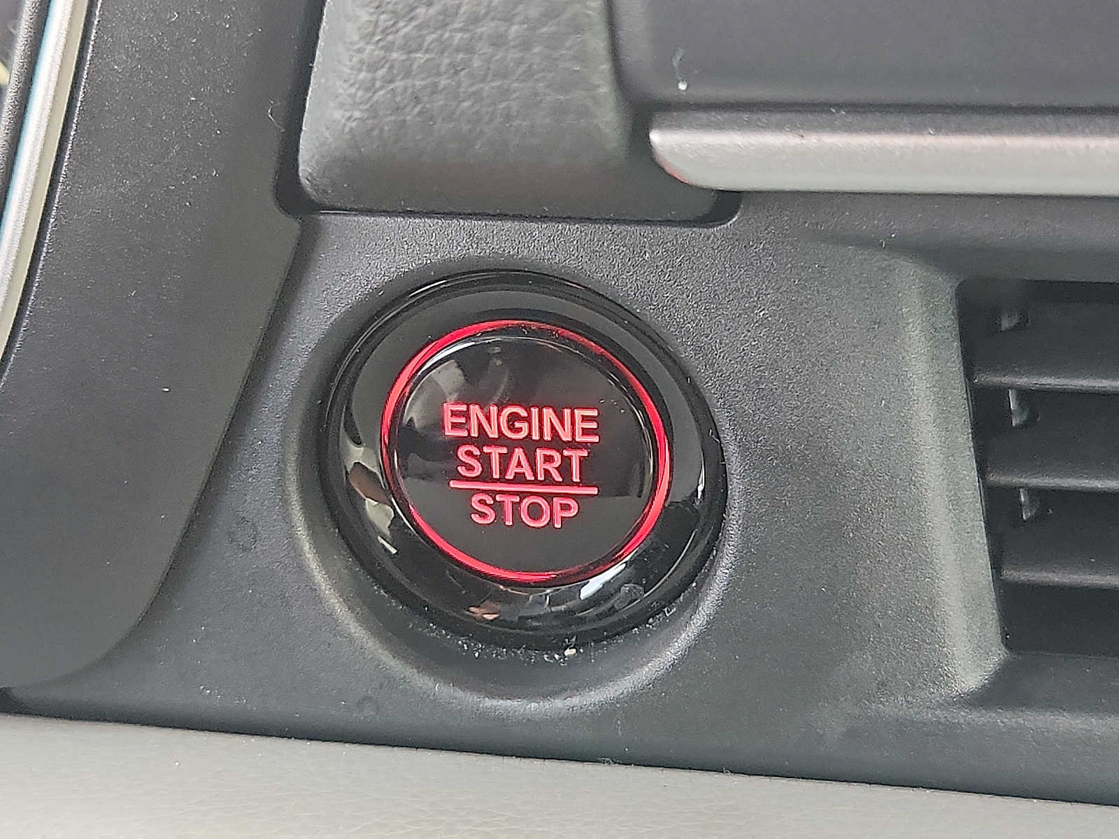 Certified 2025 Honda Pilot EX-L image 23