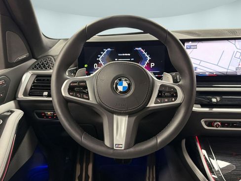 Used 2023 BMW X7 xDrive40i w/ M Sport Package AWD/4WD image 17