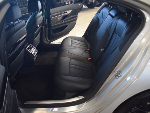 Used 2020 BMW 740i w/ M Sport Package image 56
