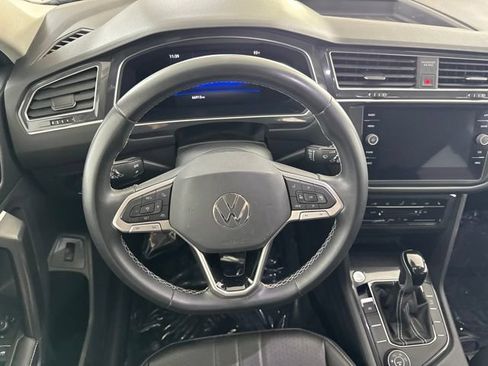 Used 2022 Volkswagen Tiguan SE AWD/4WD image 23