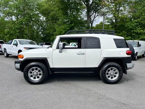 Used 2013 Toyota FJ Cruiser 4WD w/ Upgrade Pkg image 13