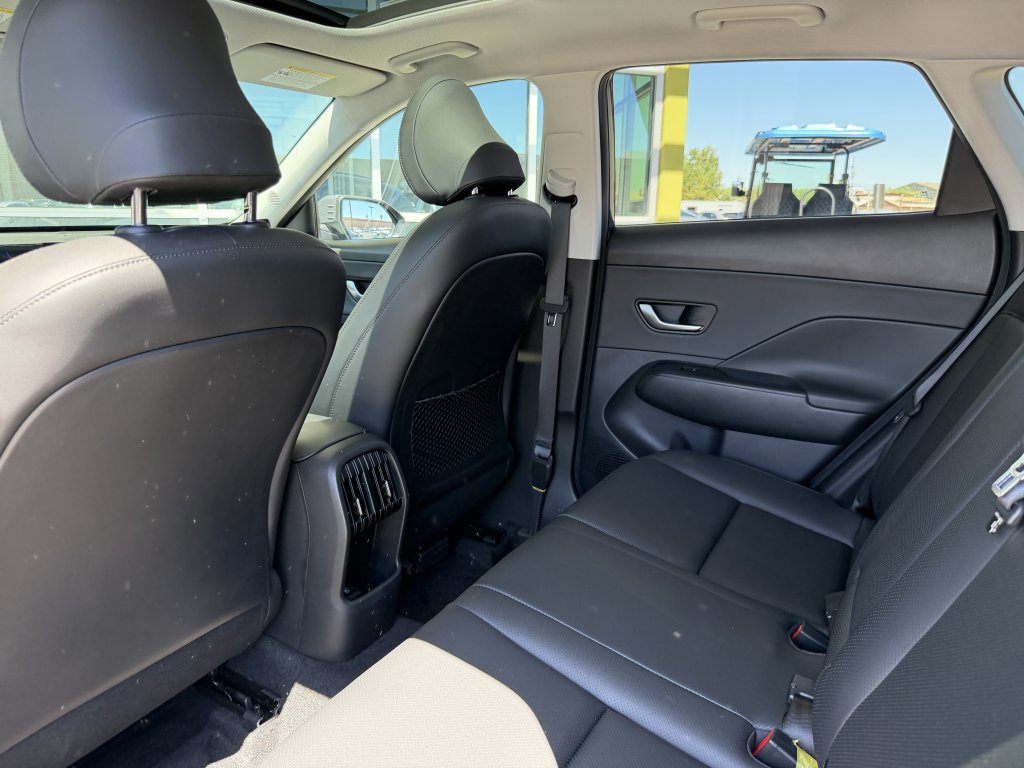 Used 2025 Hyundai Kona Limited FWD image 34