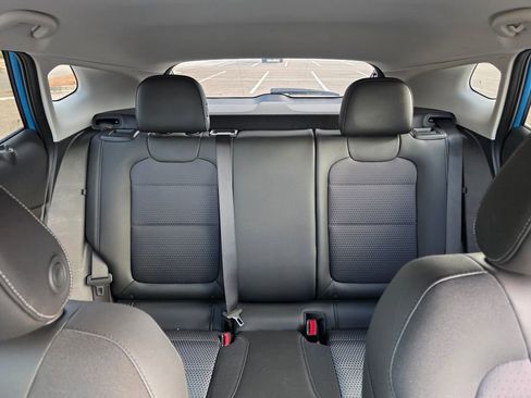 Certified 2025 Chevrolet Trax LT image 24