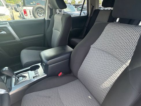 Used 2024 Toyota 4Runner SR5 AWD/4WD image 10