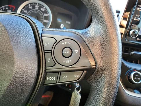 Used 2021 Toyota Corolla LE image 17