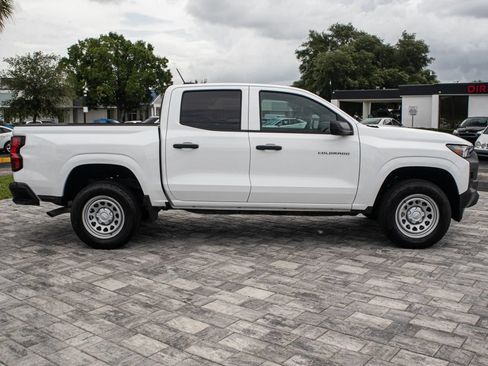 Used 2025 Chevrolet Colorado W/T RWD image 9