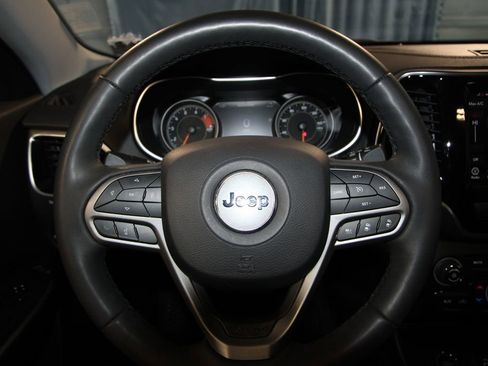 Used 2022 Jeep Cherokee Limited image 11