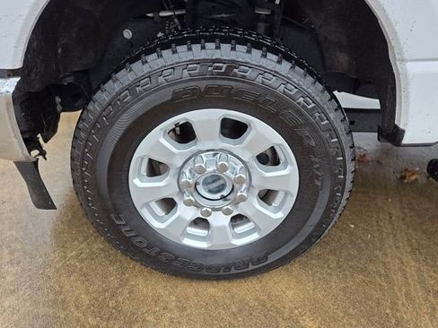 Used 2023 Ford F250 XLT w/ FX4 Off-Road Package image 9