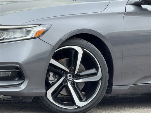 Used 2018 Honda Accord Sport image 8