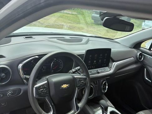 Used 2023 Chevrolet Blazer LT w/ Convenience Package AWD/4WD image 3
