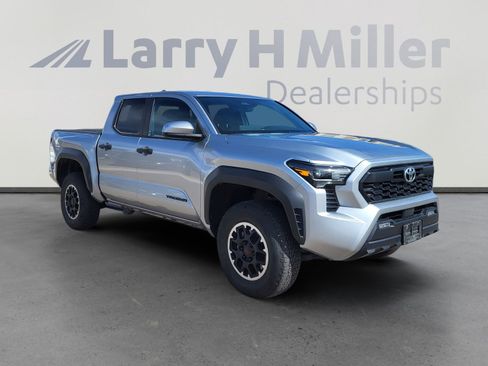 Certified 2024 Toyota Tacoma TRD Off-Road image 7