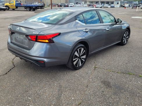 Used 2022 Nissan Altima 2.5 SV FWD image 10