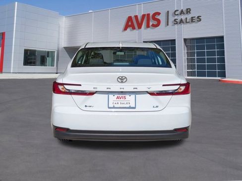 Used 2025 Toyota Camry LE image 7