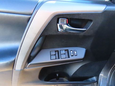 Used 2018 Toyota RAV4 XLE image 23