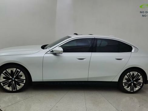 Used 2026 BMW 540i xDrive AWD/4WD image 3