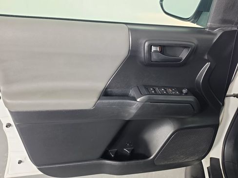 Certified 2022 Toyota Tacoma SR AWD/4WD image 24