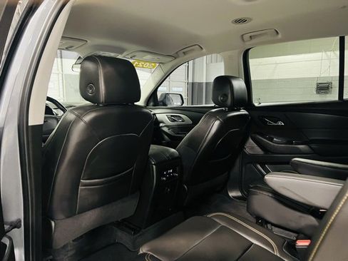 Used 2021 Chevrolet Traverse LT image 27