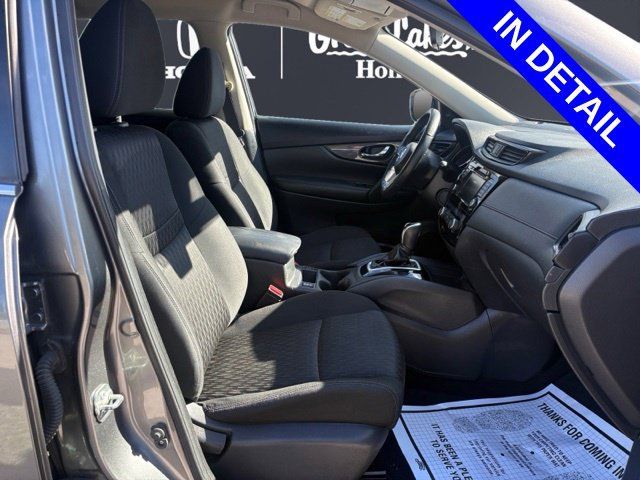 Used 2020 Nissan Rogue SV FWD image 16