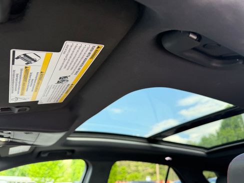 Used 2022 Chevrolet Equinox RS w/ RS Leather Package image 24