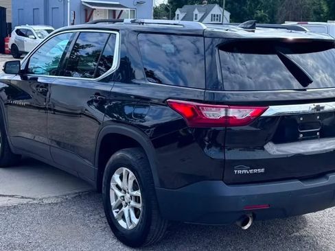 Used 2018 Chevrolet Traverse LT FWD image 3