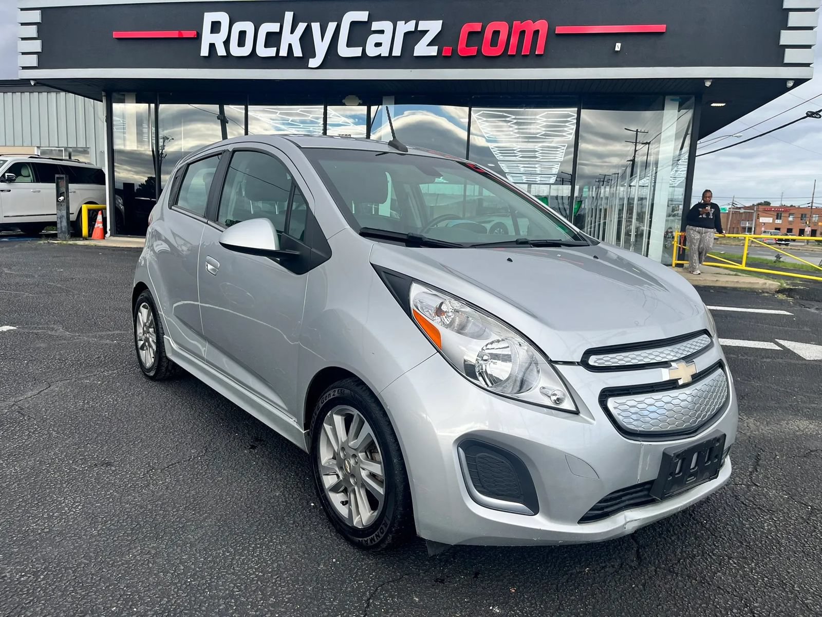 Used 2015 Chevrolet Spark LT FWD image 1
