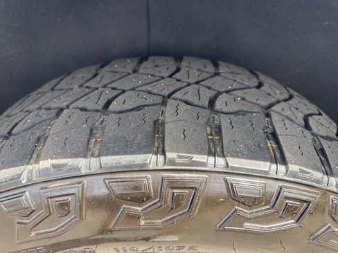 Used 2022 Chevrolet Tahoe Z71 w/ Luxury Package image 40