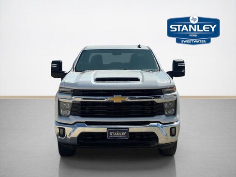 Used 2025 Chevrolet Silverado 2500 LT w/ Convenience Package AWD/4WD image 2