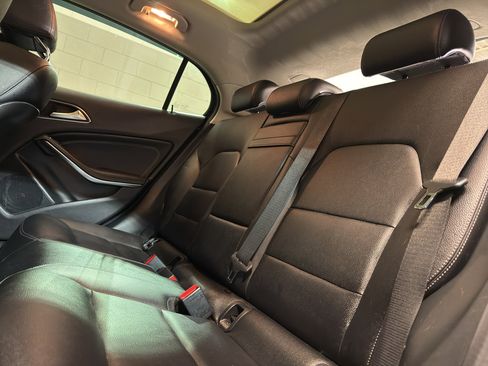 Used 2015 Mercedes-Benz GLA 250 4MATIC image 31