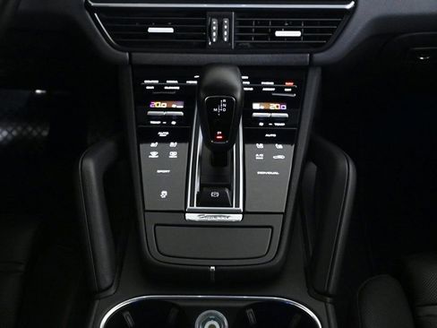 Certified 2023 Porsche Cayenne image 16