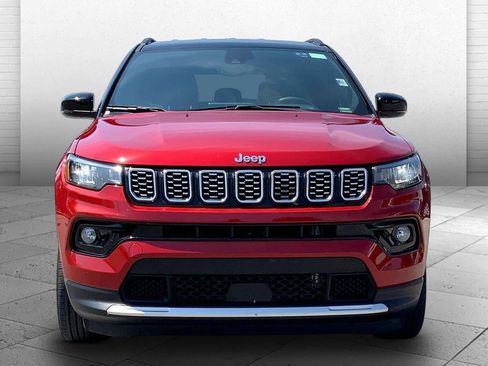 Used 2025 Jeep Compass Limited AWD/4WD image 2