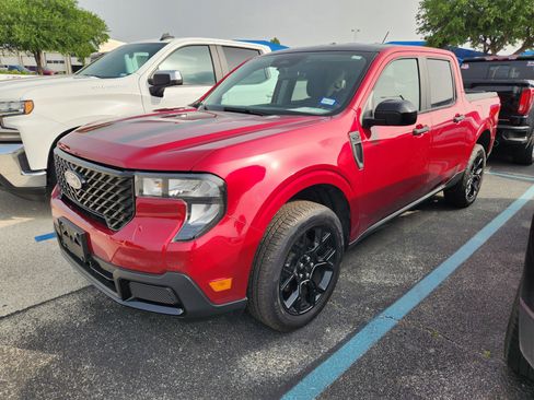 Used 2025 Ford Maverick XLT w/ XLT Luxury Package AWD/4WD image 2
