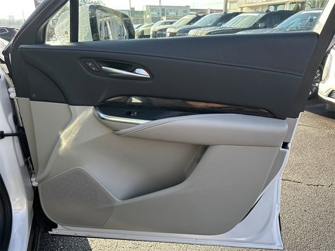 Used 2023 Cadillac XT4 Premium Luxury image 14