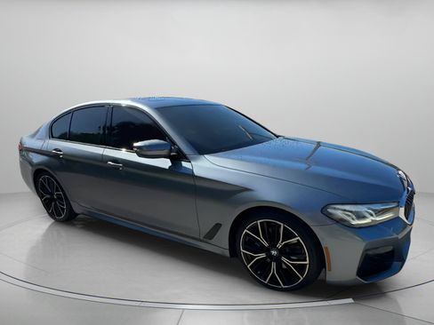 Used 2021 BMW 530i w/ M Sport Package RWD image 2