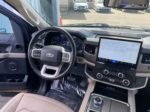Used 2024 Ford Expedition Limited image 39
