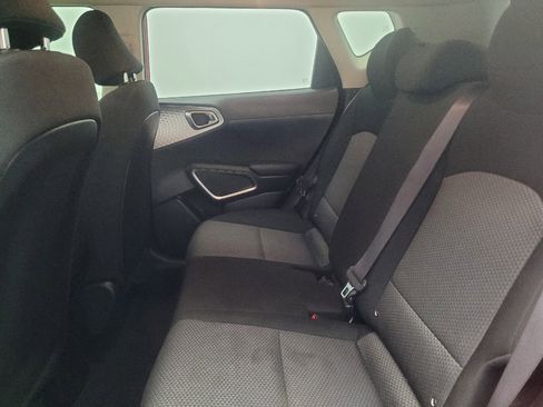 Used 2021 Kia Soul LX FWD image 18