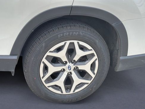 Used 2021 Subaru Forester Premium AWD/4WD image 5