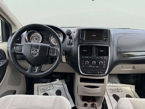 Used 2017 Dodge Grand Caravan SE w/ Power Window Group FWD image 18