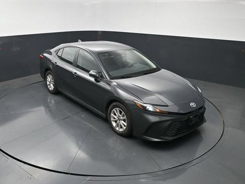 Used 2025 Toyota Camry Hybrid FWD image 19
