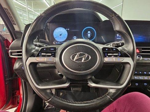 Used 2023 Hyundai Elantra SEL w/ Convenience Package FWD image 10