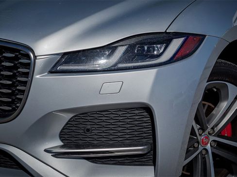 Used 2022 Jaguar F-PACE S image 3