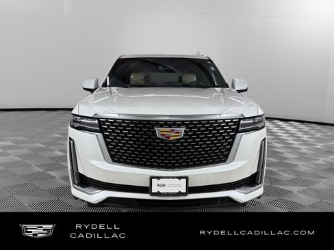 Used 2022 Cadillac Escalade Premium Luxury w/ Performance Package AWD/4WD image 8