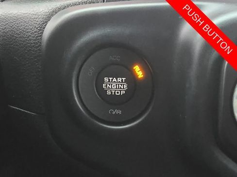 Used 2022 Jeep Wrangler Unlimited Rubicon AWD/4WD image 18