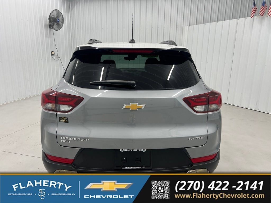 Used 2023 Chevrolet TrailBlazer ACTIV AWD/4WD image 4