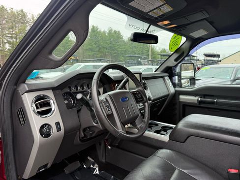 Used 2014 Ford F250 Lariat w/ Chrome Package image 28